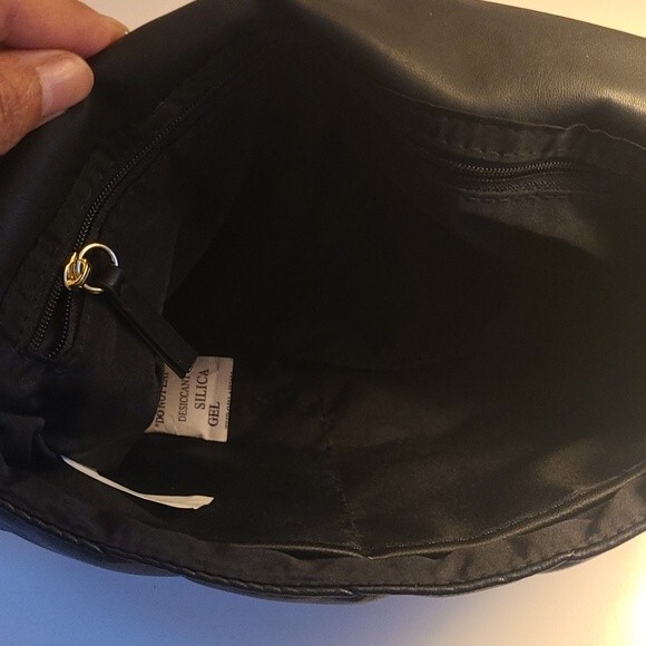 NWT- Women’s Quilted Chevron Design Crossbody or Clutch With Chain Strap - Picture 7 of 13